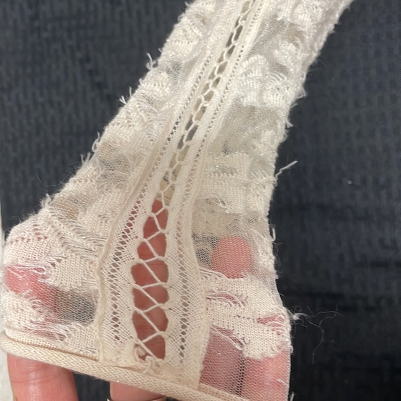 Free People Cream Long Sleeved Sheer Shirt with Lace Design on Sleeves Size XS - Picture 3 of 3